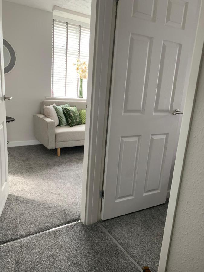 The Greens Apartment Farnworth Eksteriør bilde