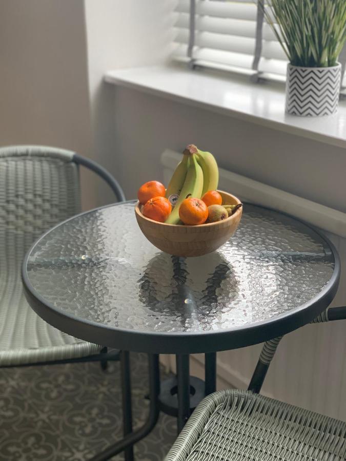 The Greens Apartment Farnworth Eksteriør bilde